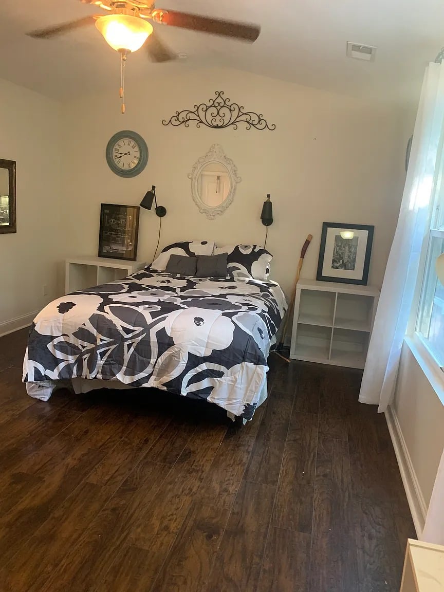 9115 Parlor Dr