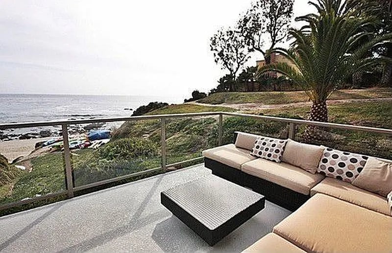 825 Cliff Dr