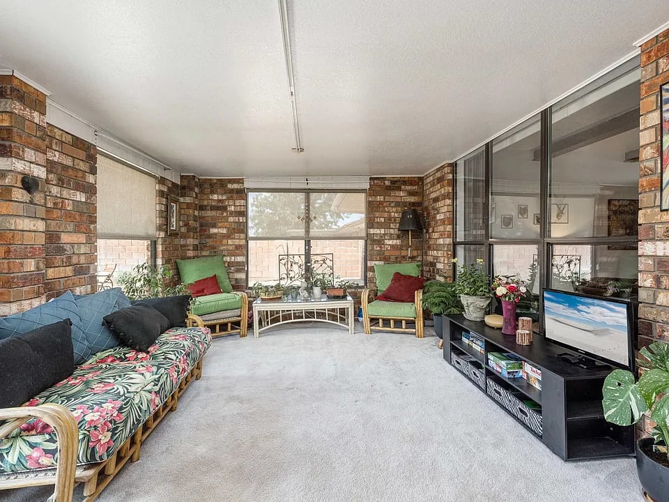 3004 Los Robles