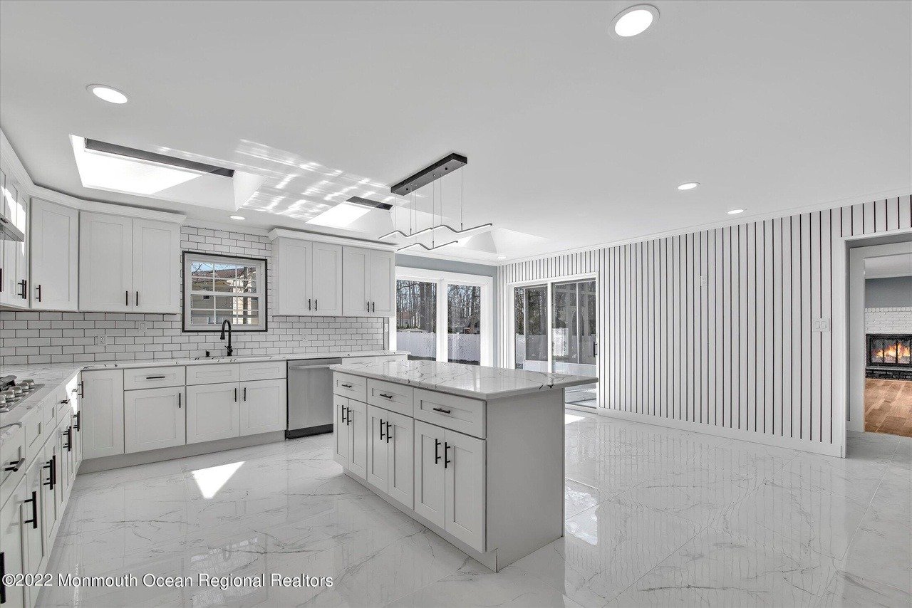 36 Kensington Dr