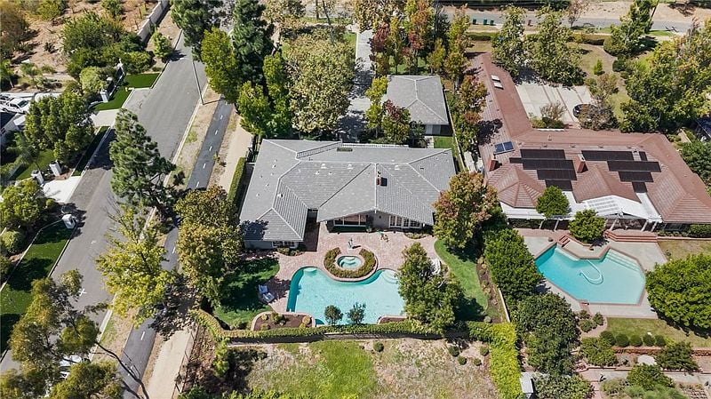 10982 Bent Tree Rd, Santa Ana, CA 92705