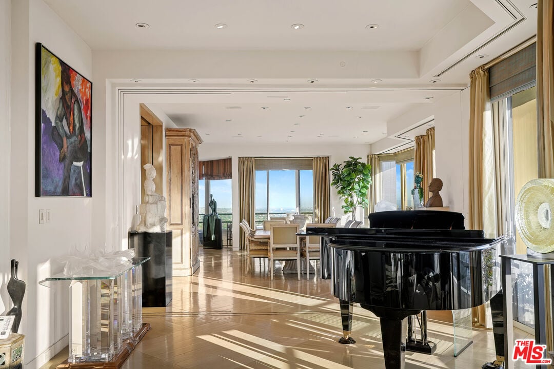 10601 Wilshire Blvd Unit: 20C