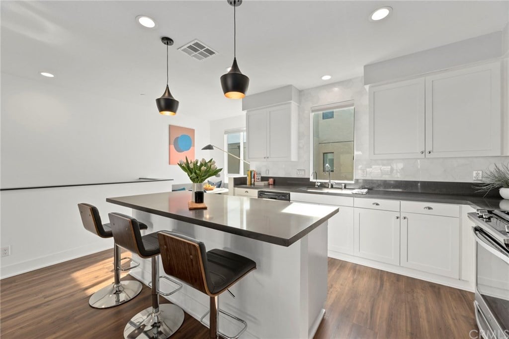 118 S Avenue 50, Unit 203