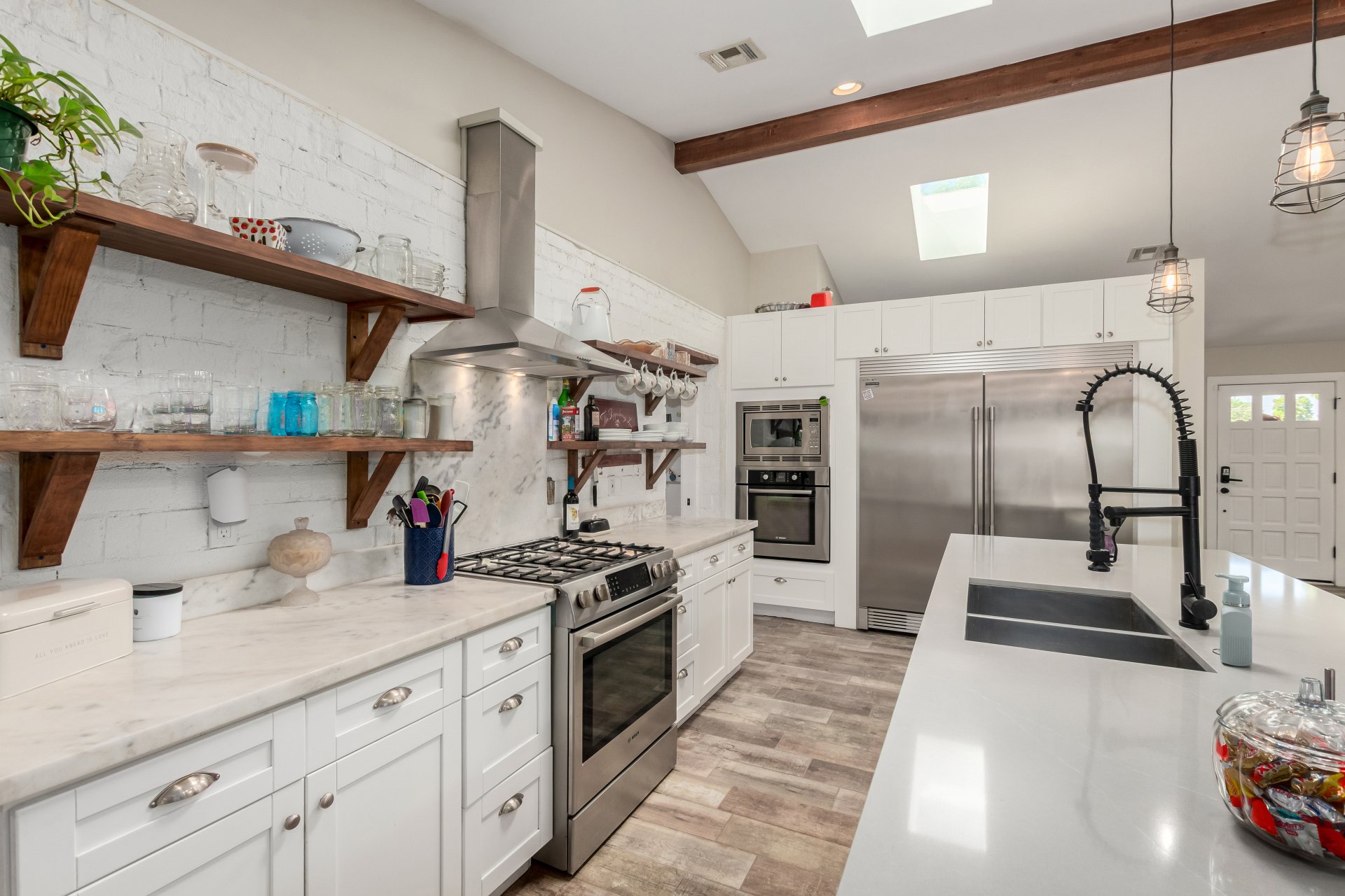 3439 N 45TH Place