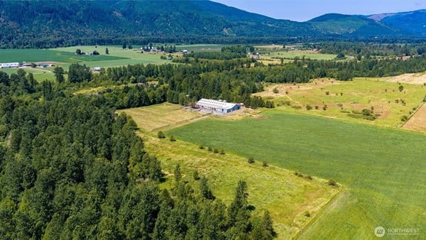 3086 Standard Rd, Deming, WA 98244