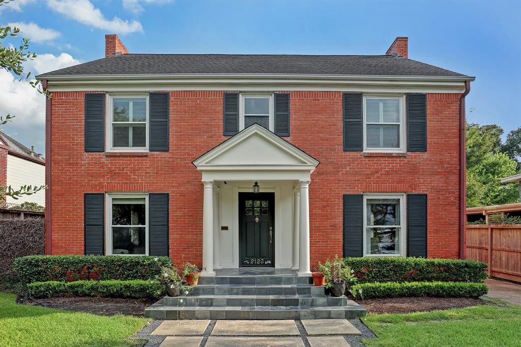 2123 University Blvd