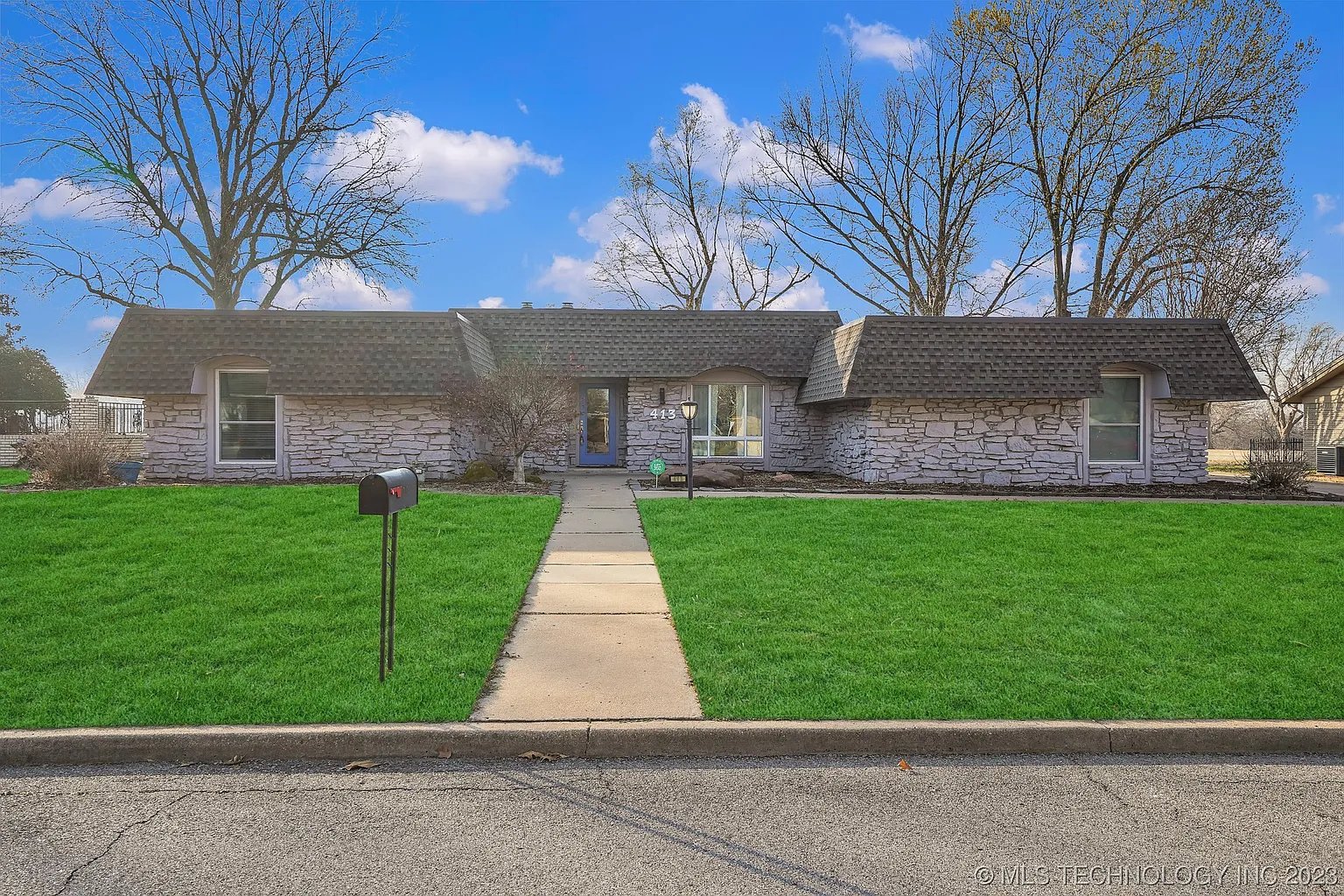 413 Fairway Dr