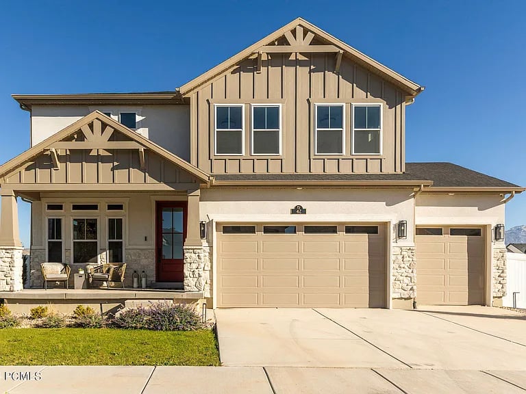 42 E Hidden Creek Way