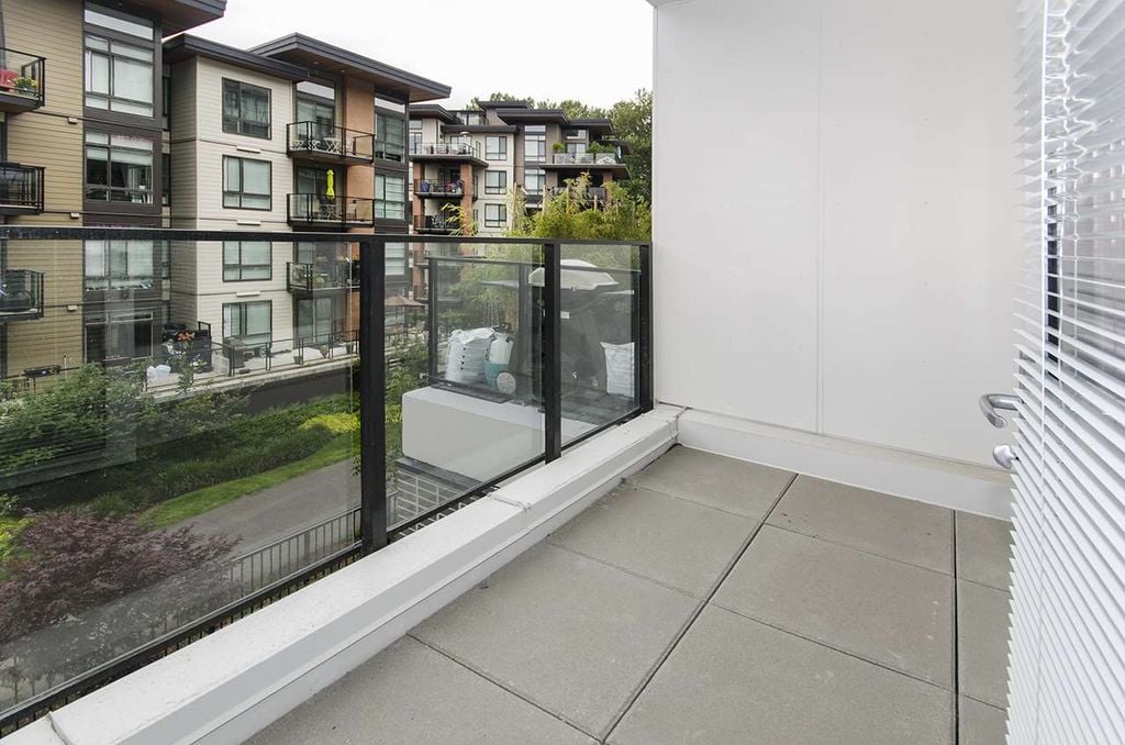 725 Marine Dr, #206