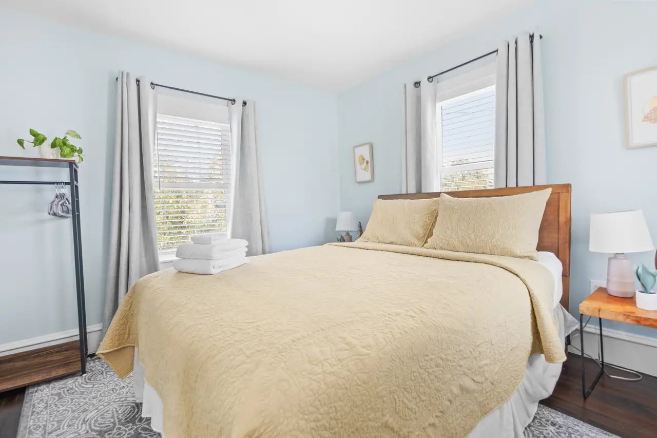 Fabulous Pied-á-Terre Close to Beaches & Downtown!