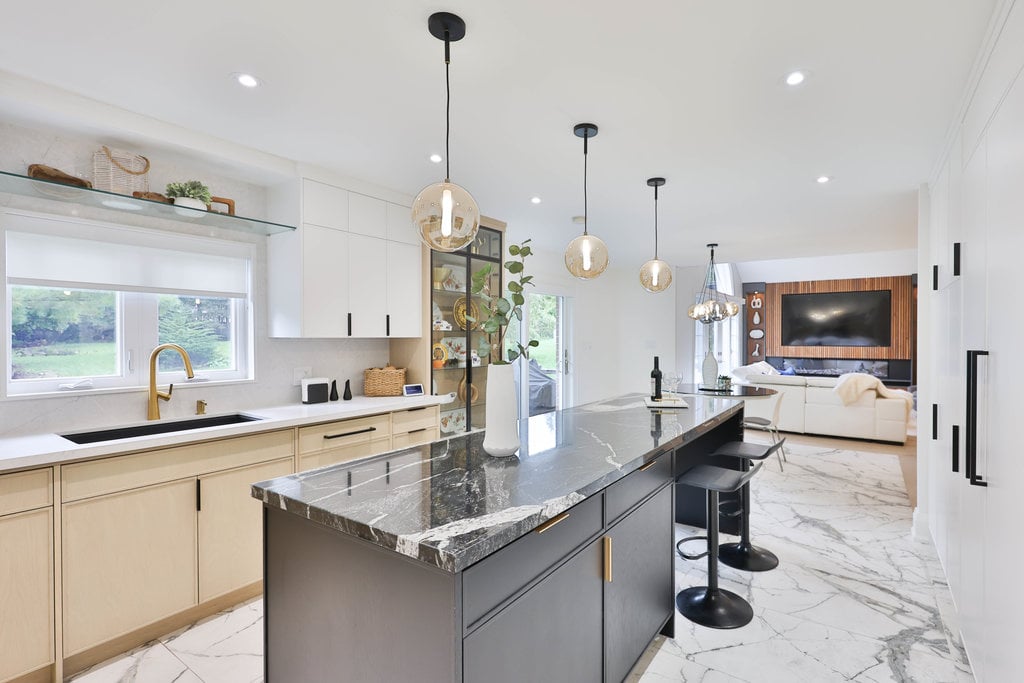 1520 Drymen Cres