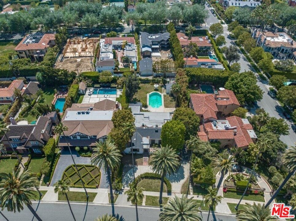 723 Foothill Rd