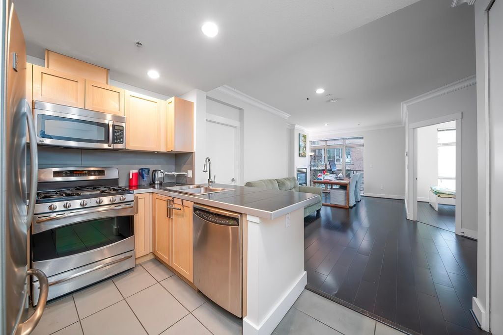 5777 Birney Ave, #320