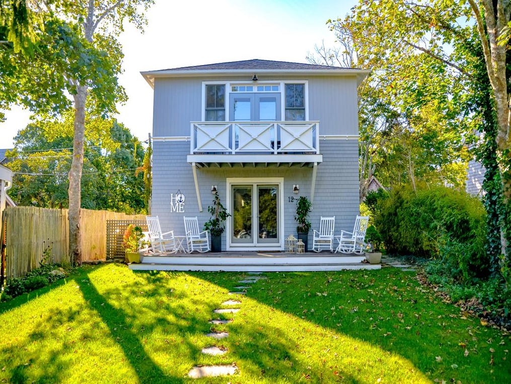 12 Pocasset Ave