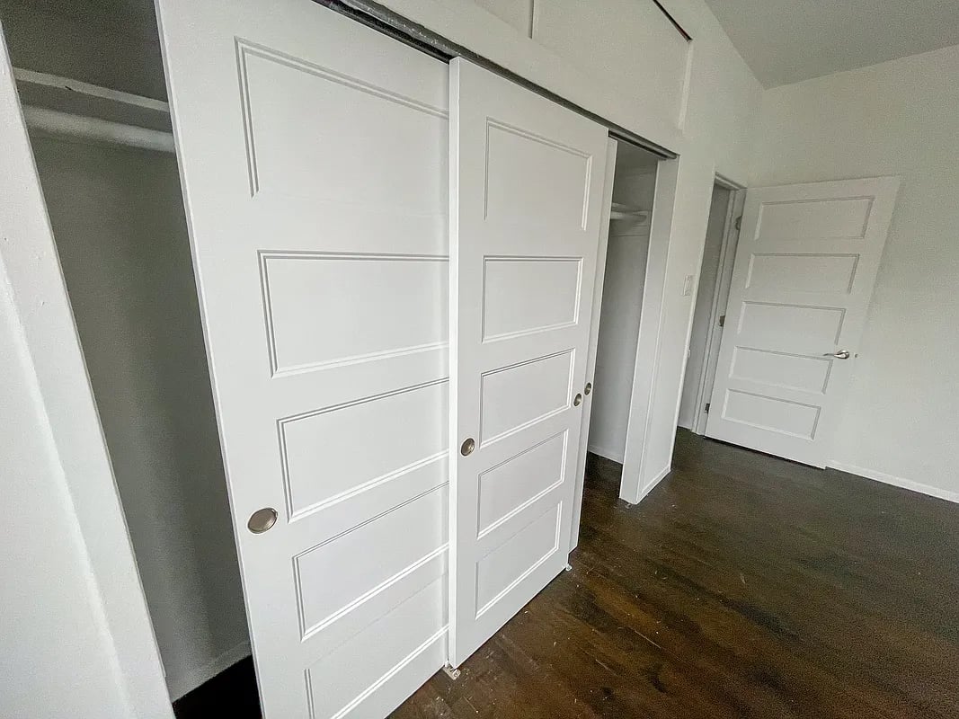 927 Putnam Ave 4R