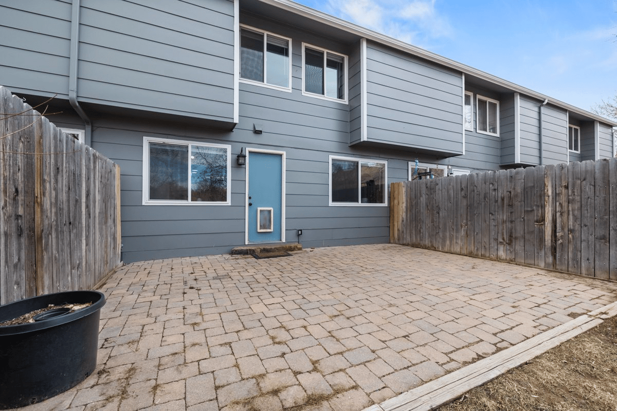 Just Listed: A Cozy Townhome Blending Comfort, Style, and Tranquil Living!