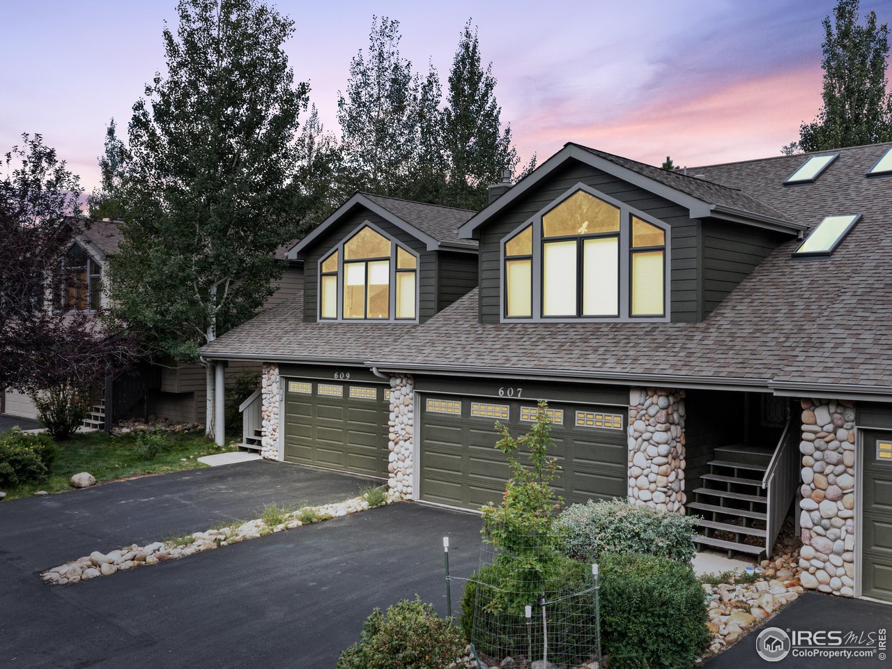 607 Park River