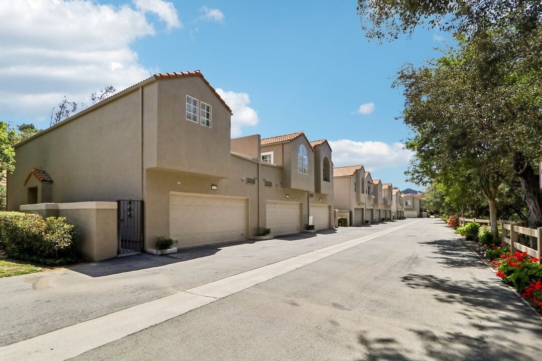 22222 Horizon Pl