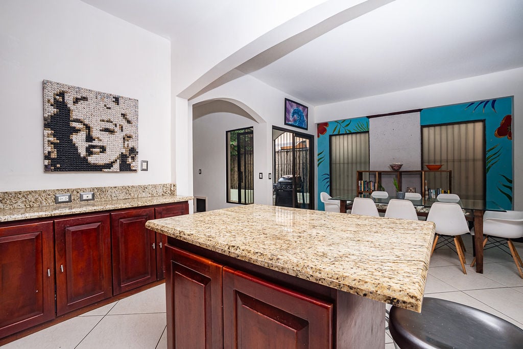 Casa Reye | Stunning 3-Bedroom Beach Home with Rooftop Ocean Views and Private Pool in Surfside, Playa Potrero