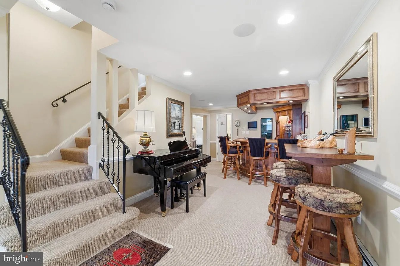 304 Chesapeake Dr