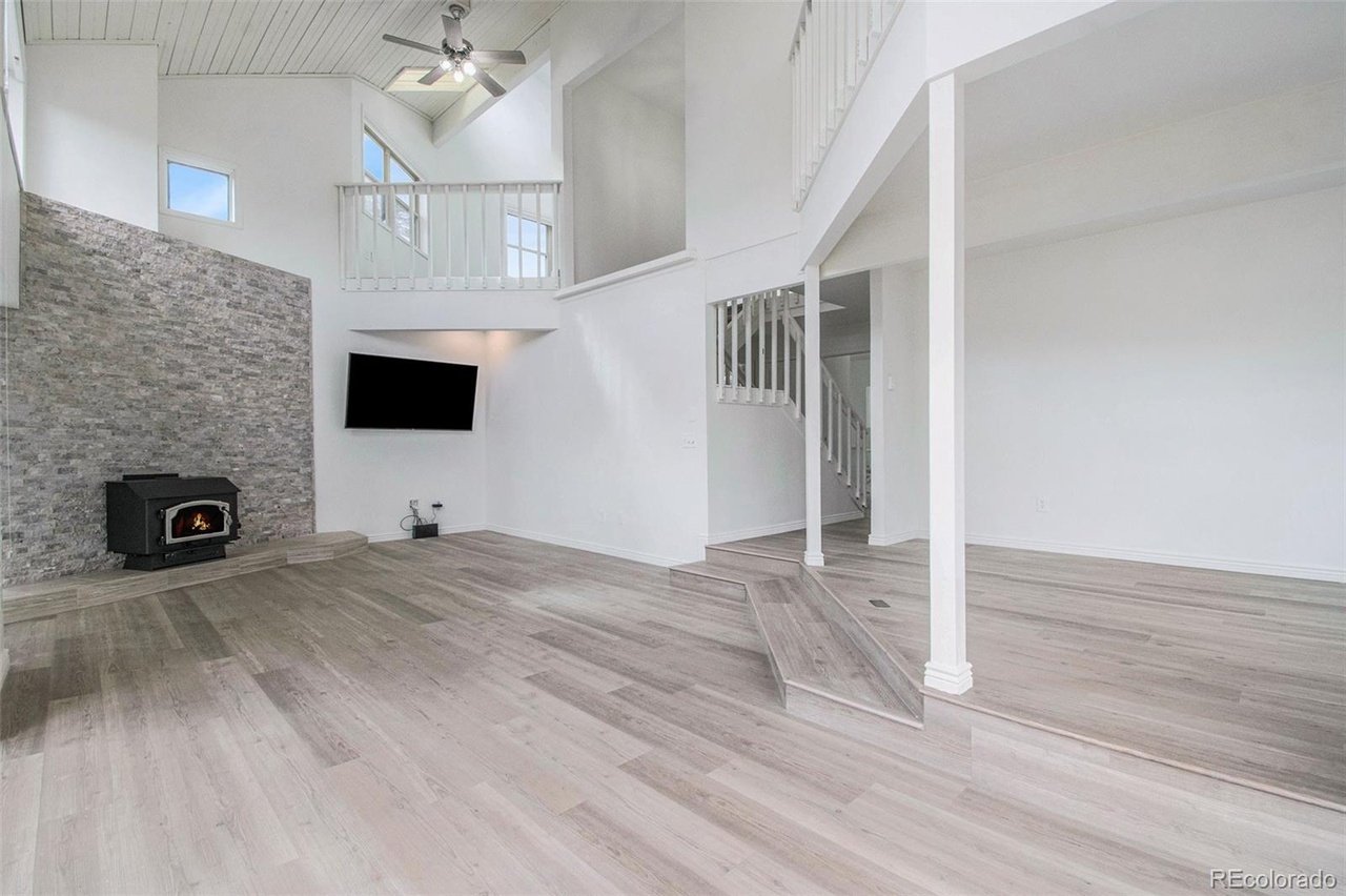 6225 Apache Dr