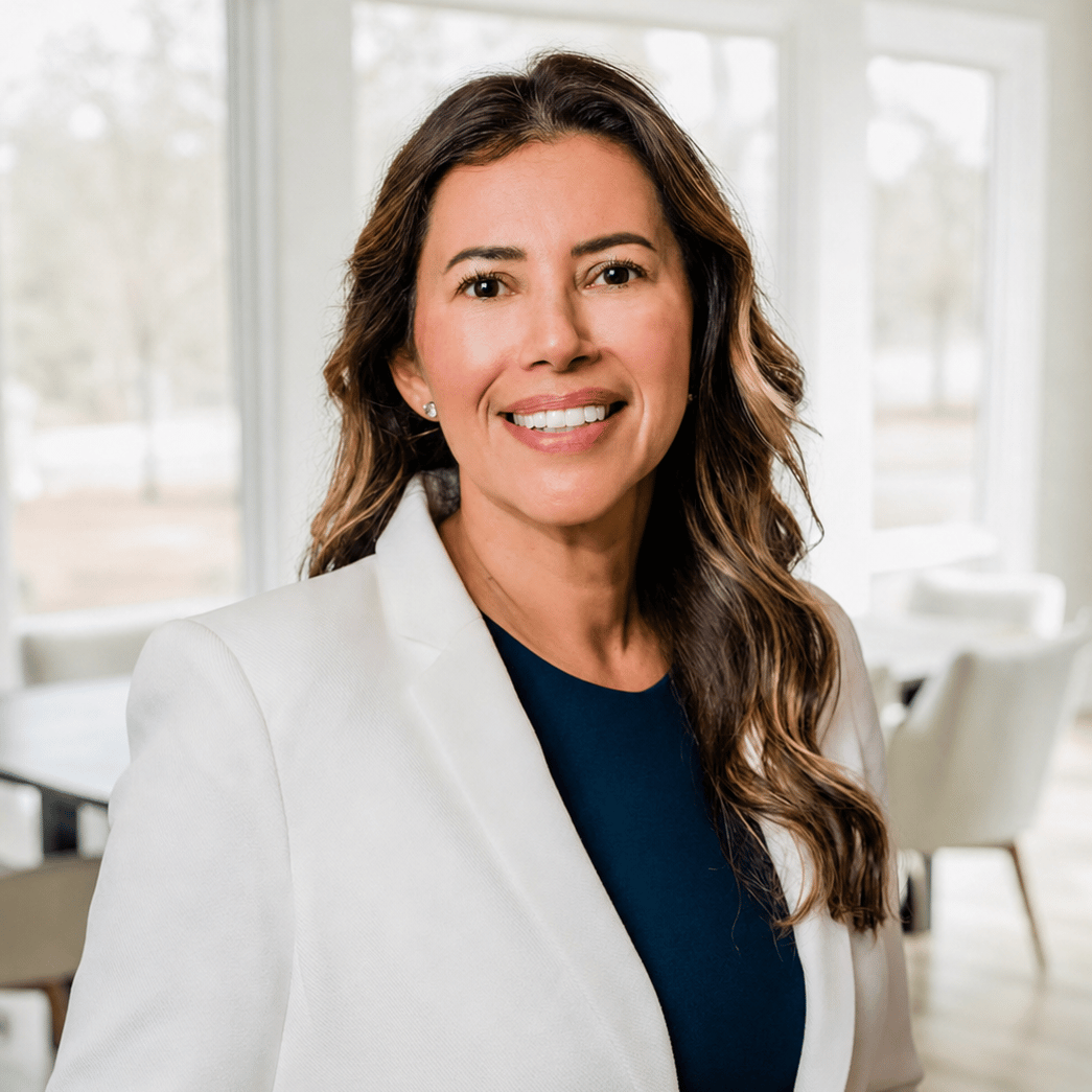 Charlotte Hildreth Lake Oconee, GA Real Estate Agent Headshot