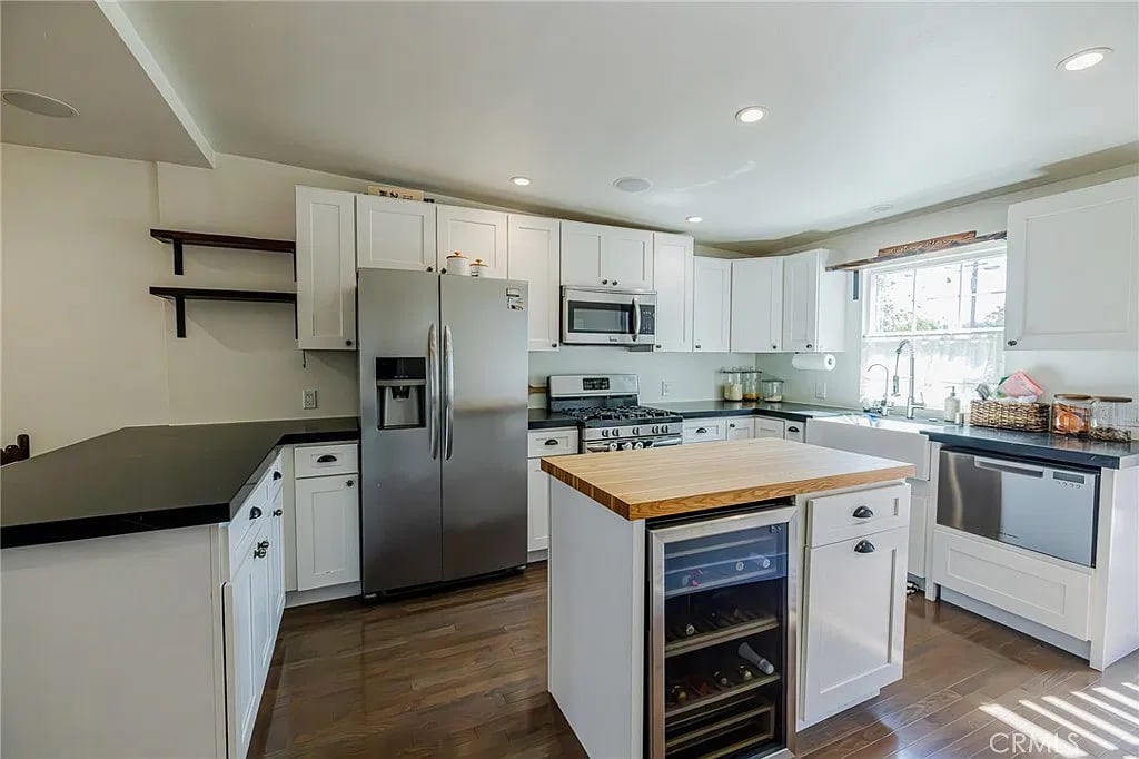 630 W Wilshire Ave