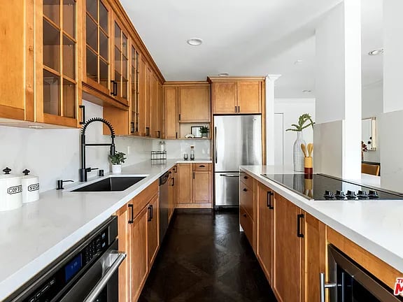 1250 N Kings Rd APT 313