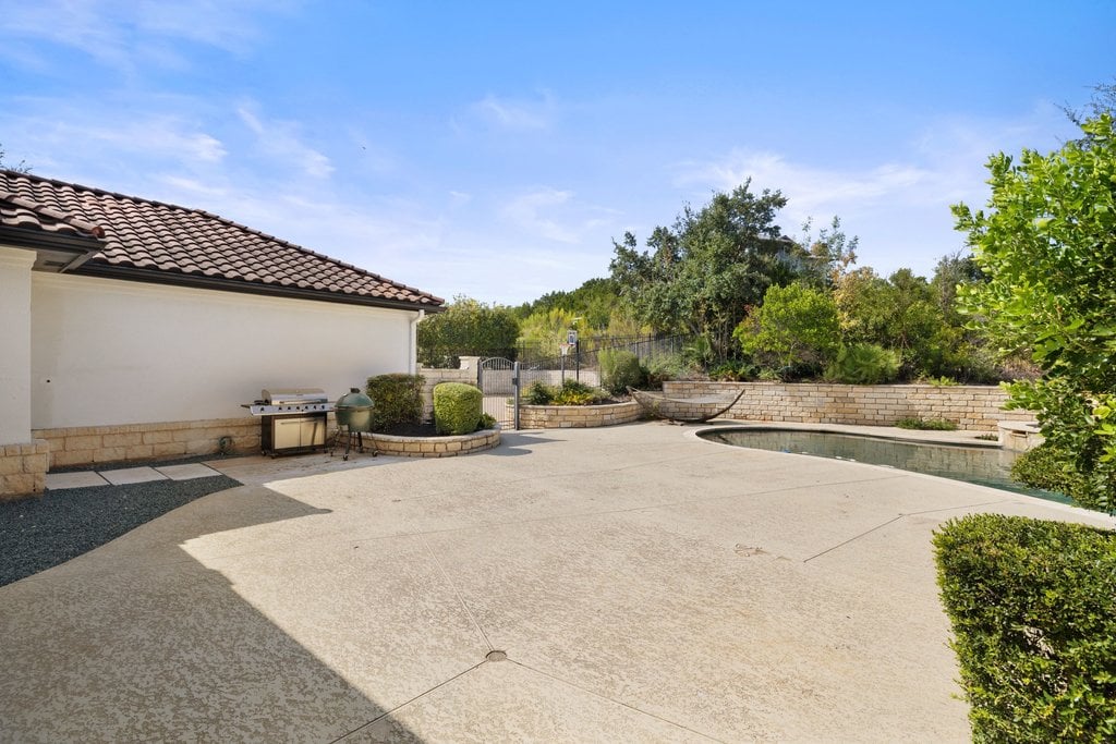 34 Autumn Oaks