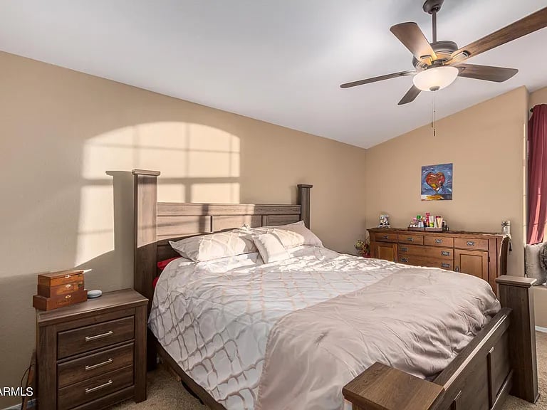 2528 E Vista Bonita Dr