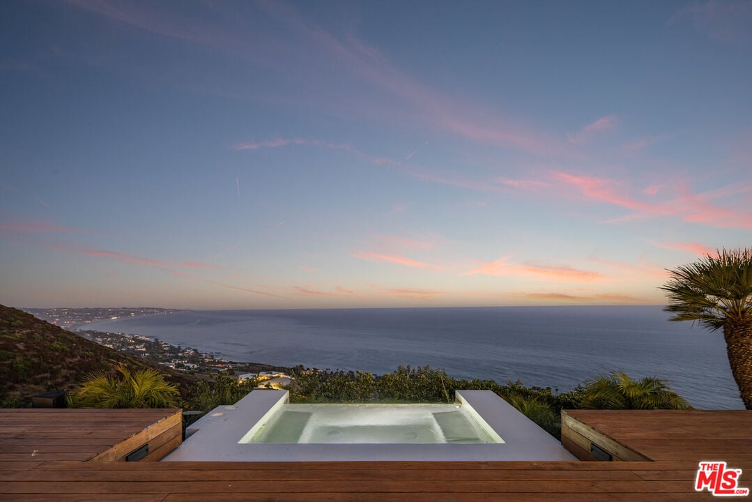 Meridian Manor, Encinal Canyon Rd, 90265