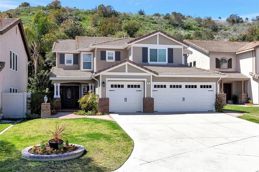 3 Sundown Dr