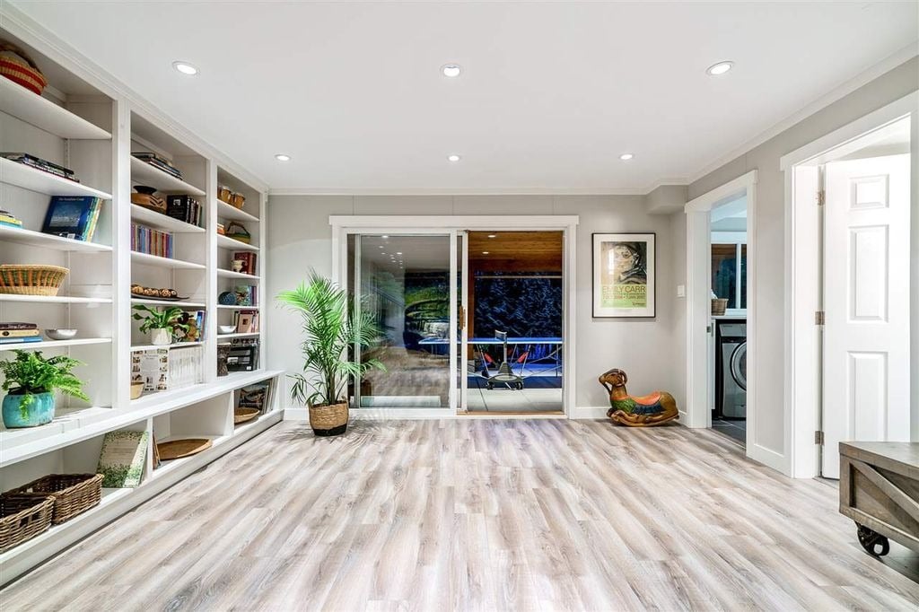 3066 Spencer Dr