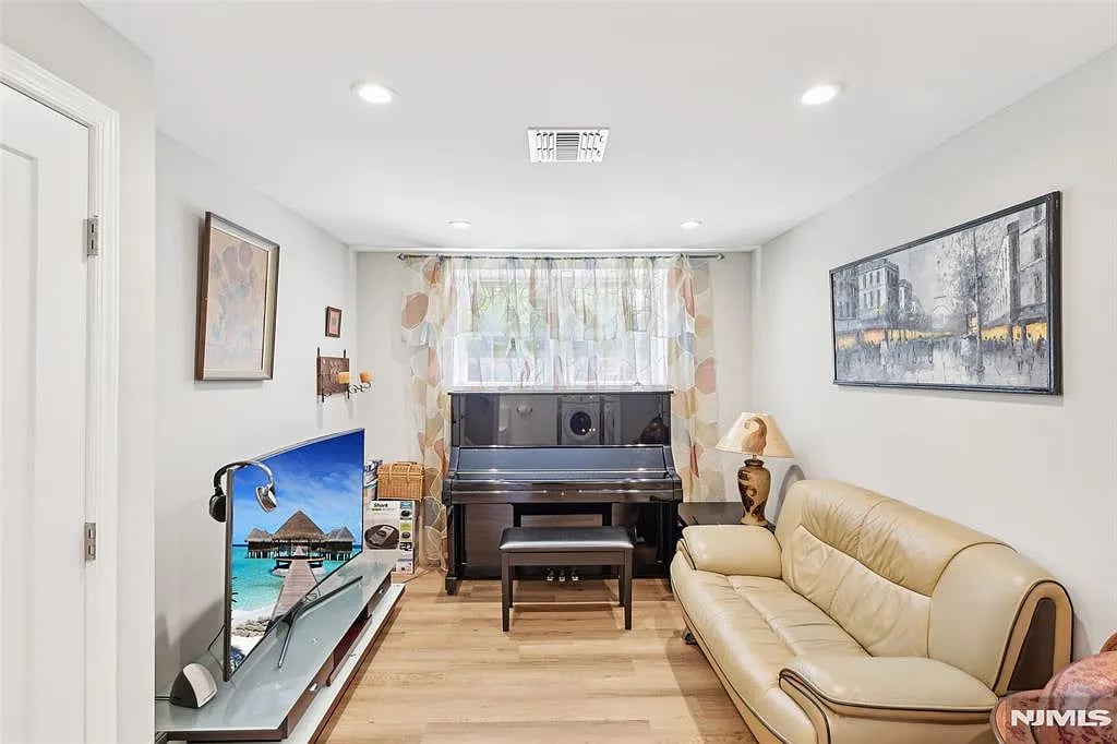 1 Diamond Court