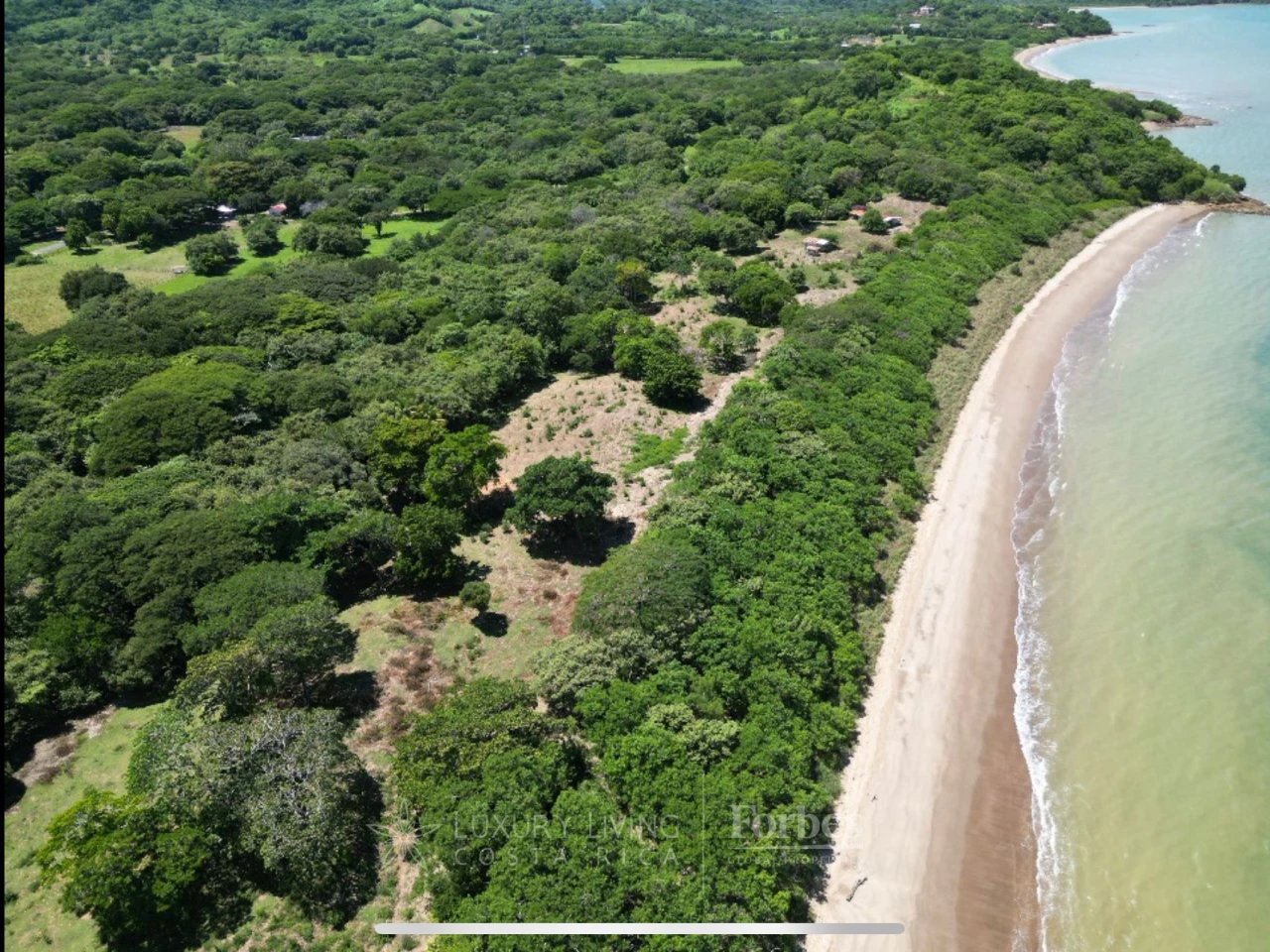 20397 - Land with 600 mts beachfront in 18 acres of titled