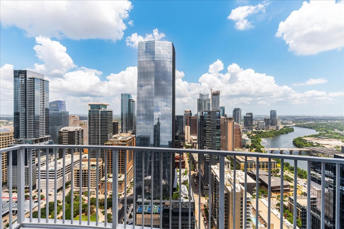 360 Nueces ST # 4305