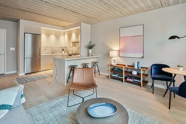 175 Spencer Street #2C+