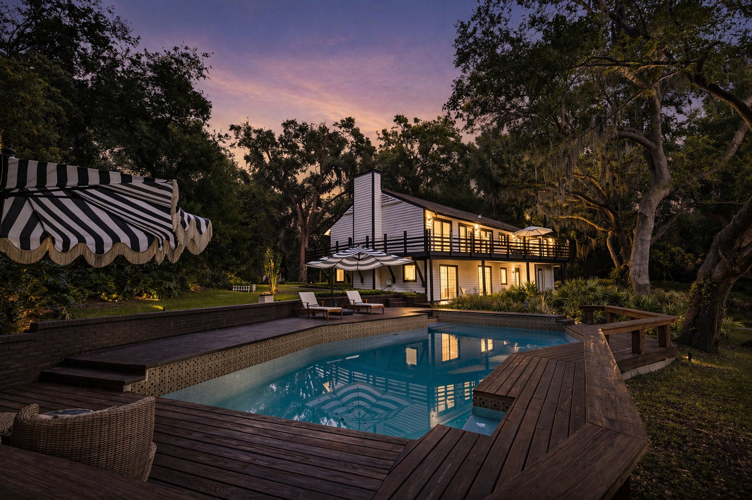 900 Oak Hollow