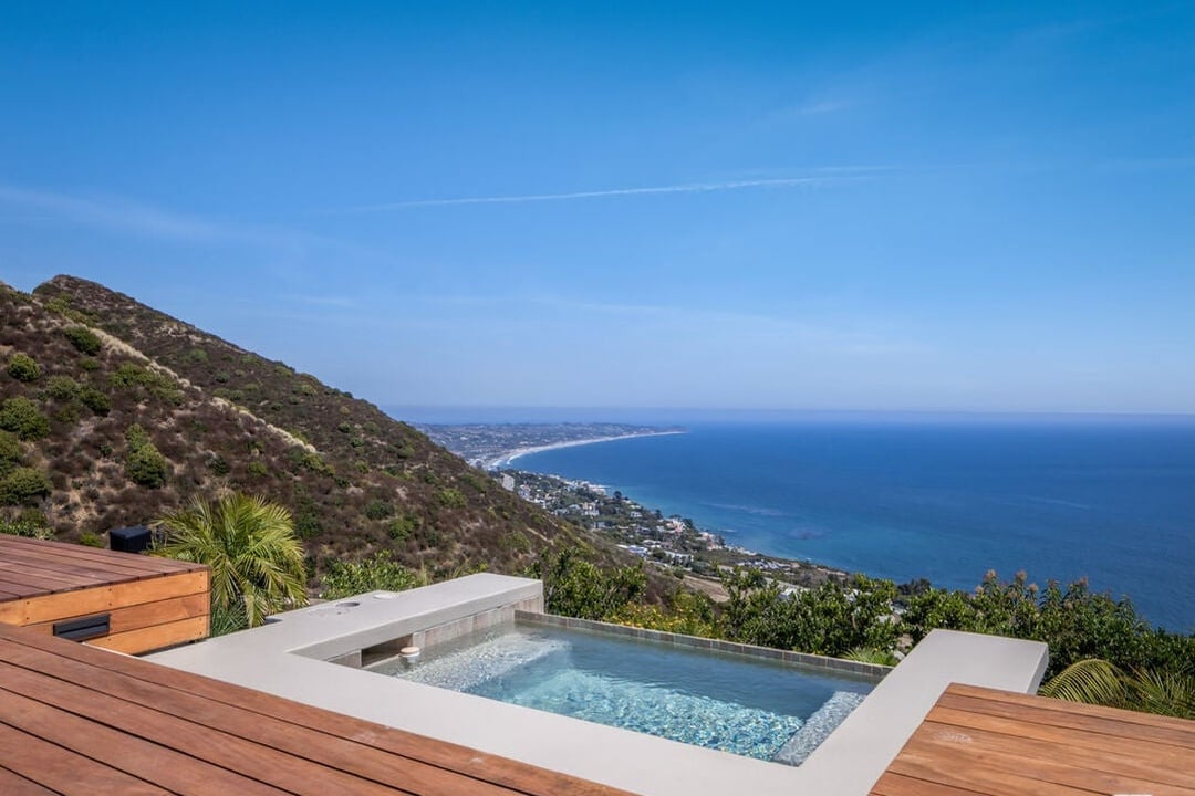 Meridian Manor, Encinal Canyon Rd, 90265