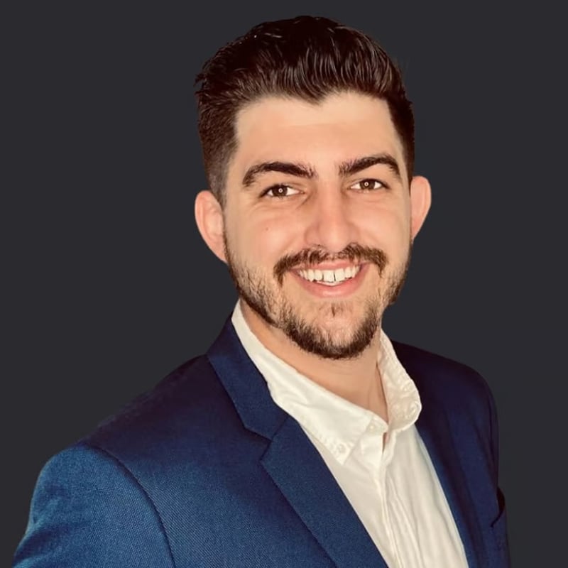 Evan Mederos Claremont, CA Real Estate Agent Headshot