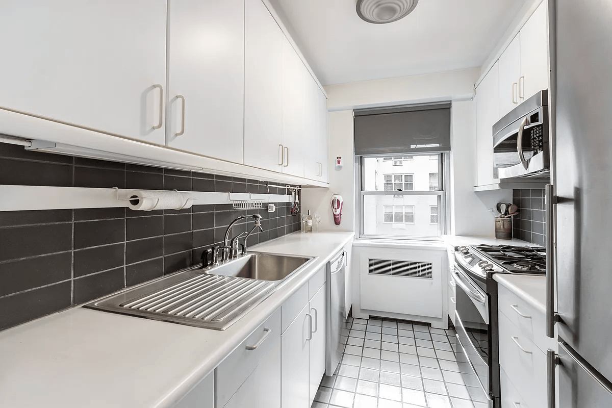 155 East 76th Street #6K