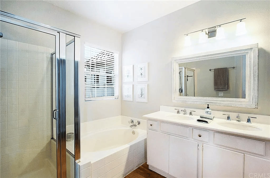 223 Seacountry Ln
