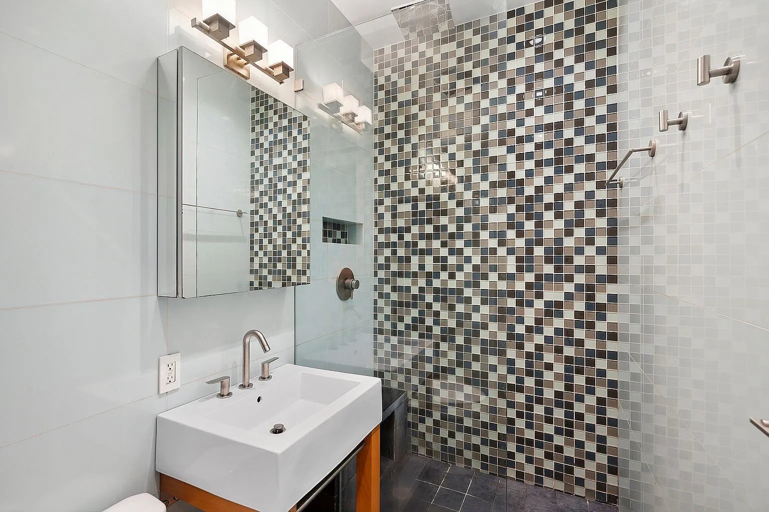 315 7th Ave, #11B