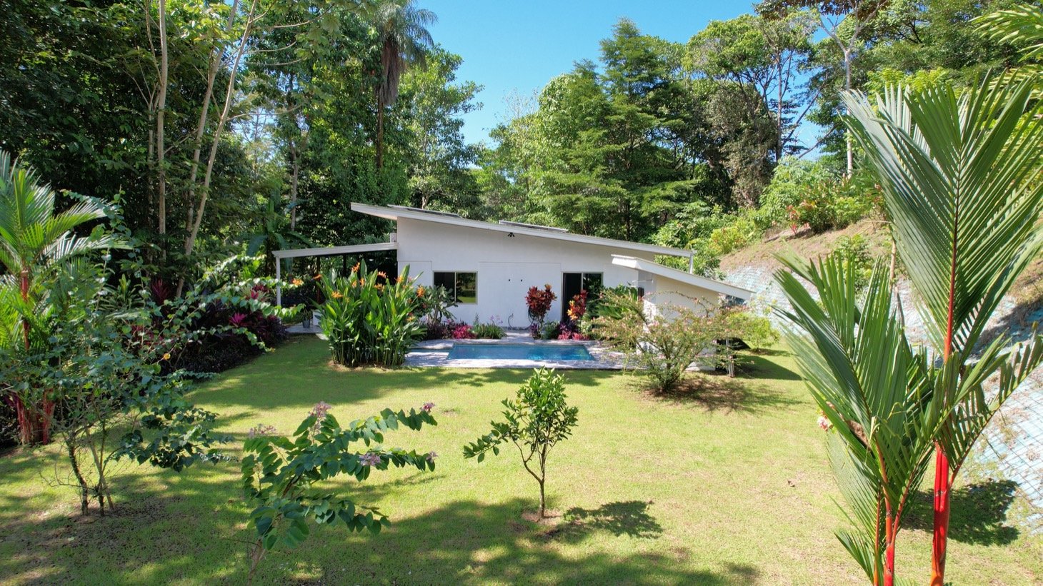 2 Bedroom Solar Home with Creek Frontage