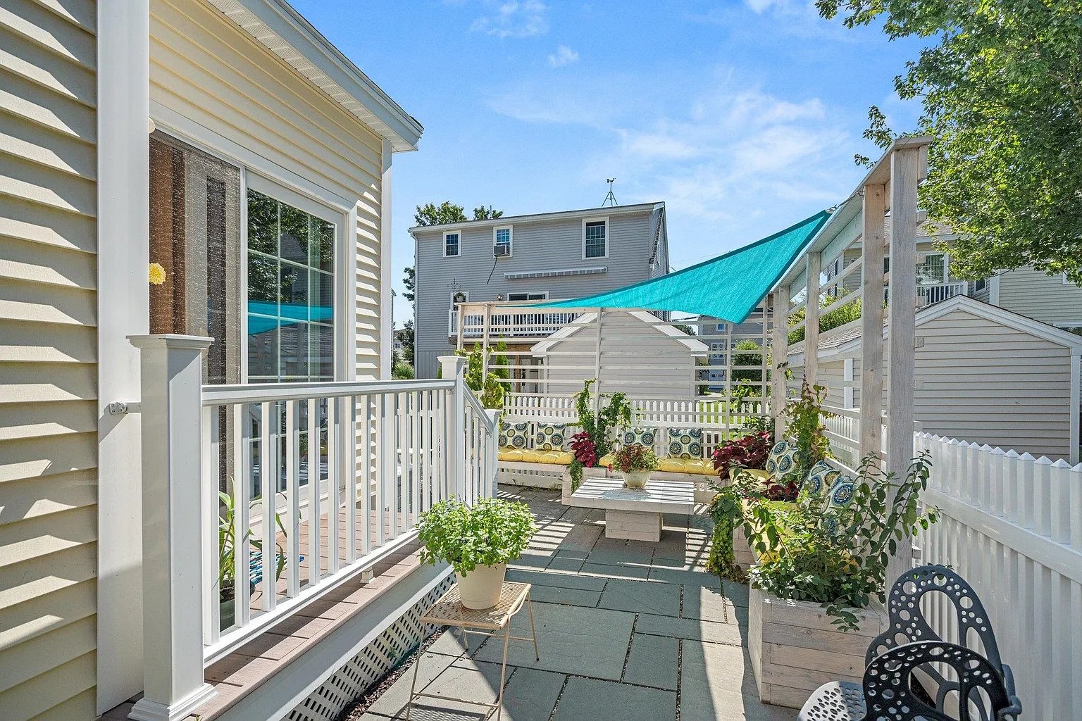 994 Ocean Blvd
