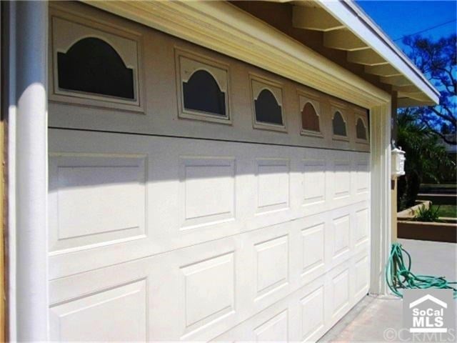 2229 S LAURA LINDA Ln