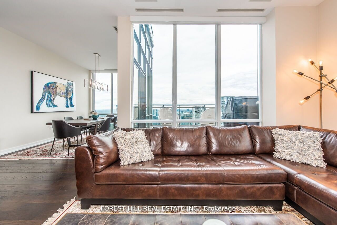 REFINED PENTHOUSE LIVING