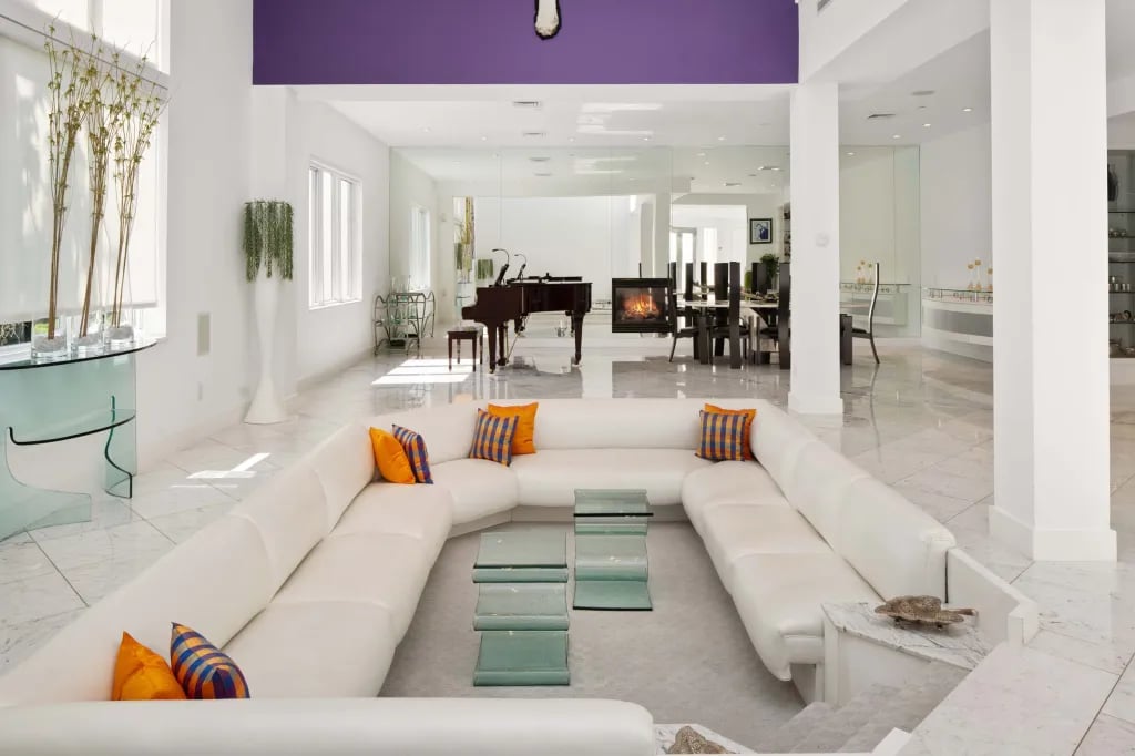 🔥The Return of the Conversation Pit: Why This 1970s Icon is Back in Style (And Where You Can Find One Right Now)