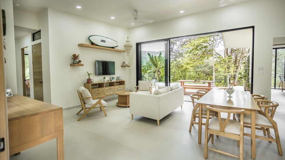 Luxury Riverfront Residence in Playa Dominical Walk to the Beach