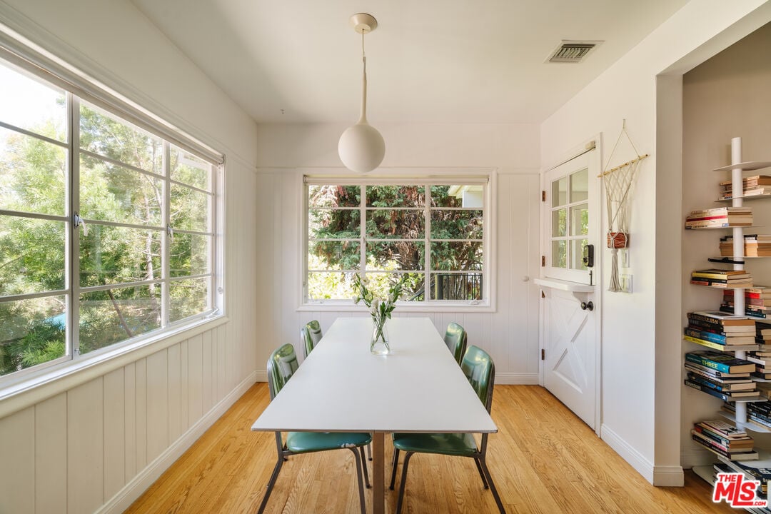 3512 Griffith Park Blvd